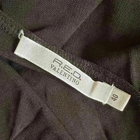 RED VALENTINO GARAVANI Black Bodycon Midi LBD Scoop Neck Dress Sz. 40 / US 10 - Picture 7 of 9